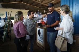 Beto Pereira se encontra com empresários e feirantes em busca de soluções de melhoria para o Ceasa